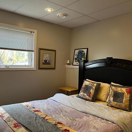 Citadel Cozy Quilt Private Bedroom YYC Kültér fotó